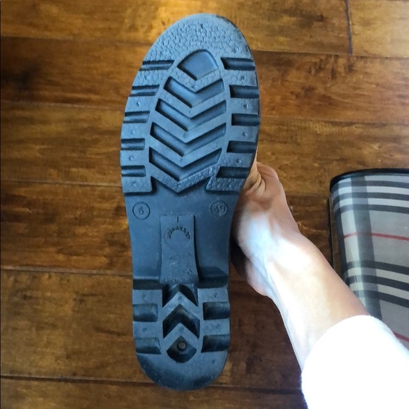 Burberry tall rain boot. - Picture 2 of 3